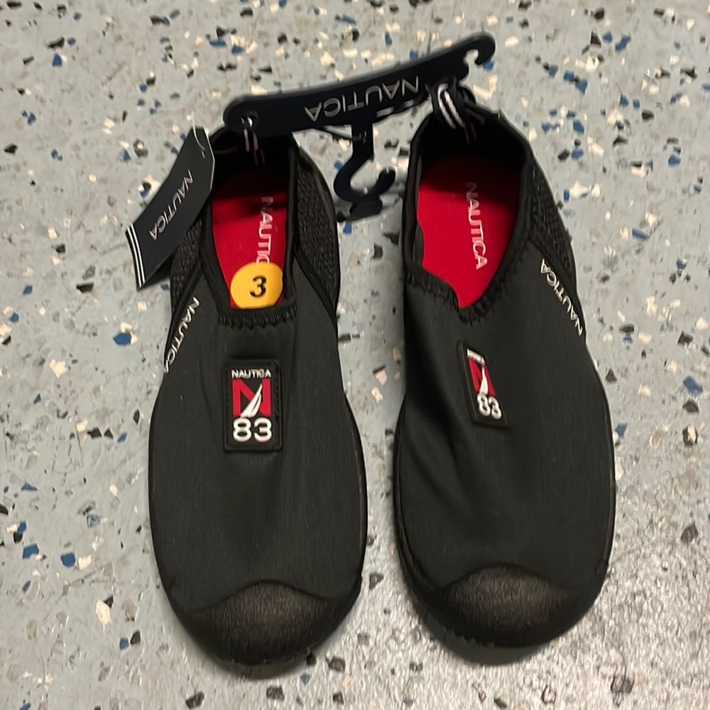 New Nautica Kids black water shoes